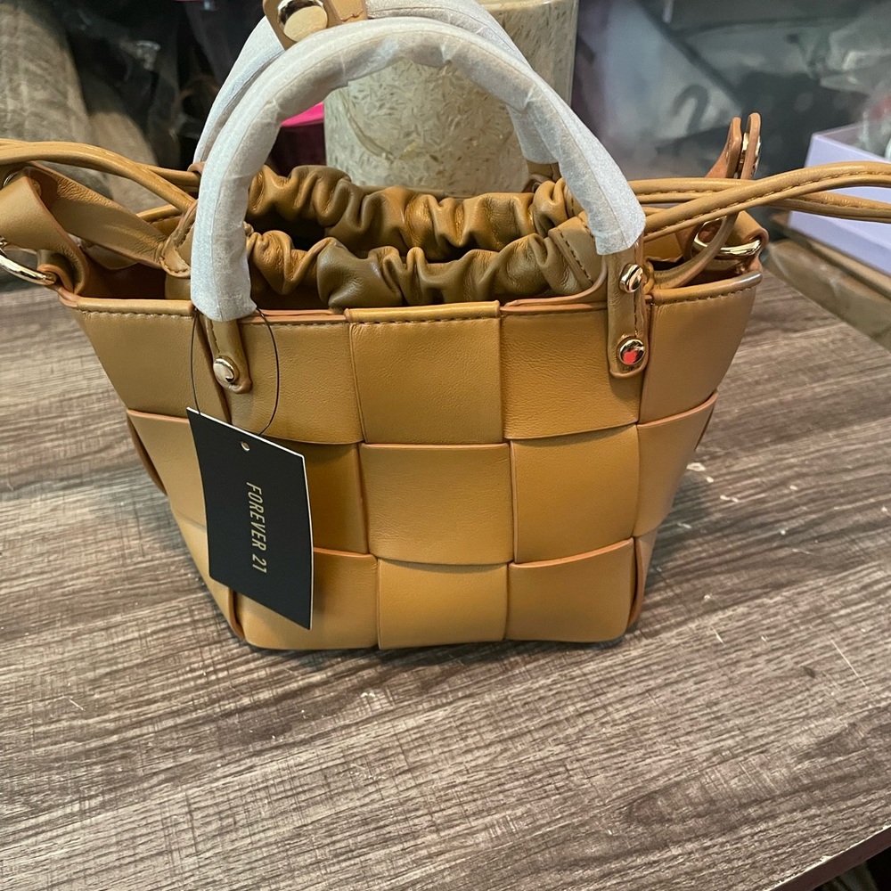 NEW!! Ladies Crossbody Purse by Forever 21
